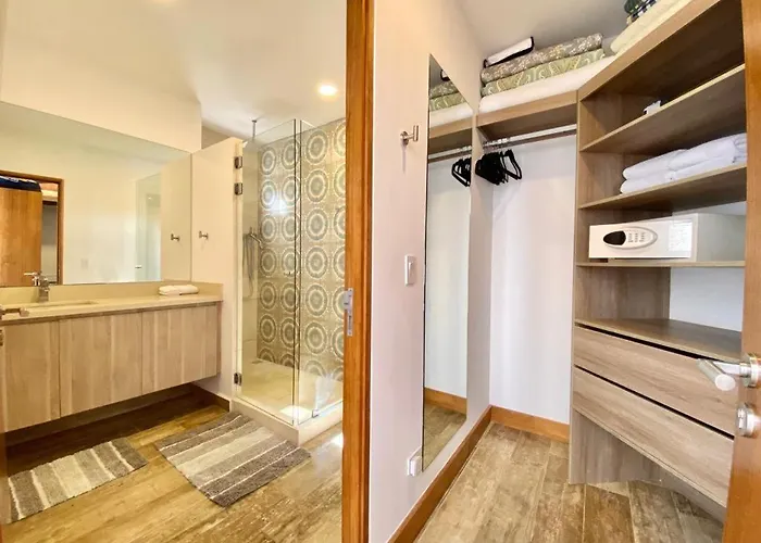 Apartment Tropical Luxury 2bdr - Pool View - At The *