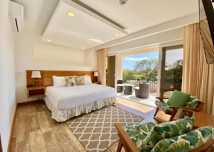 Tropical Luxury 2bdr - Pool View - At The *